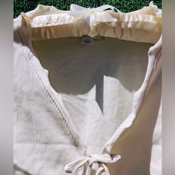 Kimchi Blue Cream tie front top new - Picture 16 of 16